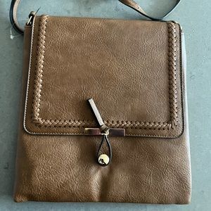 Crossbody handbag, vegan leather, brown, new w/out tags (never worn)